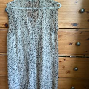 Sandwich tunic-sz 38.  Beautiful material